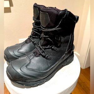 The Northface Men’s Snow Boots size 9 .